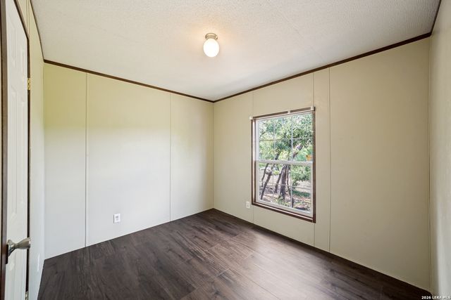 324 29th St E, Lakehills, TX 78063