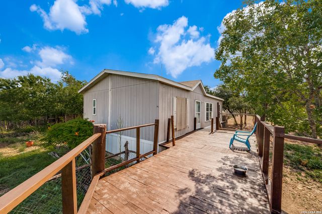 324 29th St E, Lakehills, TX 78063