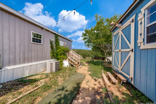 324 29th St E, Lakehills, TX 78063