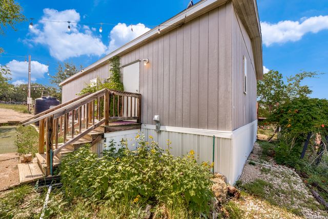324 29th St E, Lakehills, TX 78063