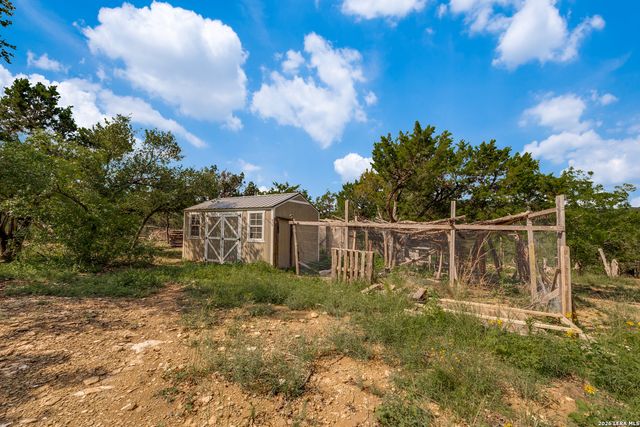 324 29th St E, Lakehills, TX 78063