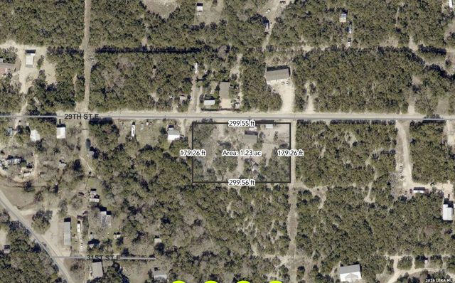324 29th St E, Lakehills, TX 78063