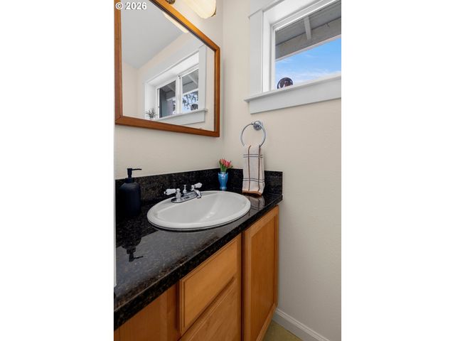 5536 Ne ALBERTA St, Portland, OR 97218