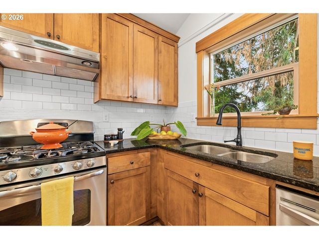 5536 Ne ALBERTA St, Portland, OR 97218