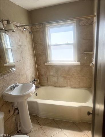 635 Newport News AVE, Hampton, VA 23669