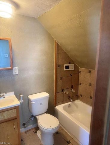 635 Newport News AVE, Hampton, VA 23669