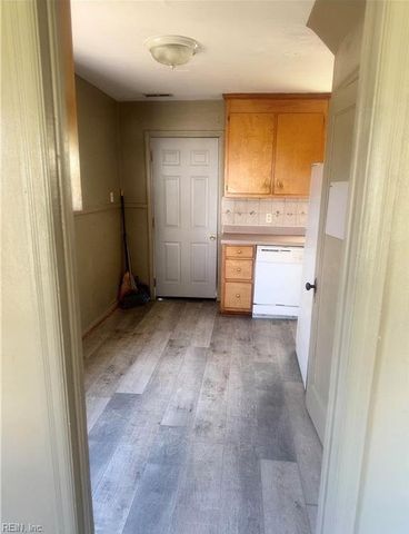 635 Newport News AVE, Hampton, VA 23669