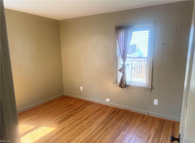 635 Newport News AVE, Hampton, VA 23669