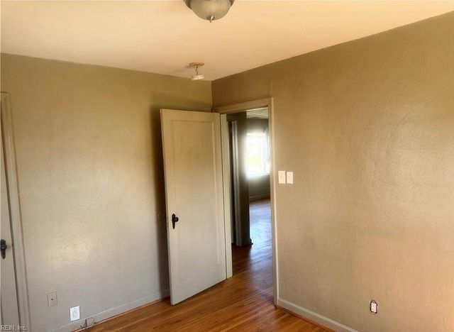 635 Newport News AVE, Hampton, VA 23669