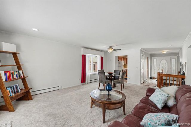 11869 Shenandoah Drive 4, South Lyon, MI 48178