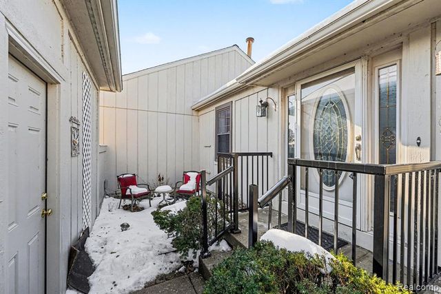 11869 Shenandoah Drive 4, South Lyon, MI 48178