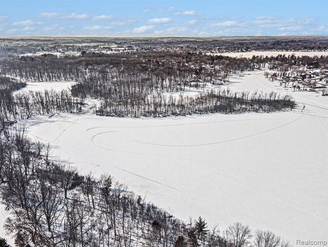 11869 Shenandoah Drive 4, South Lyon, MI 48178