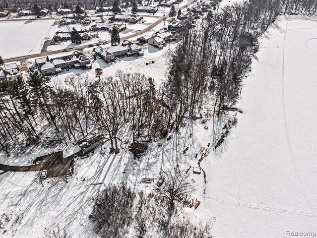 11869 Shenandoah Drive 4, South Lyon, MI 48178