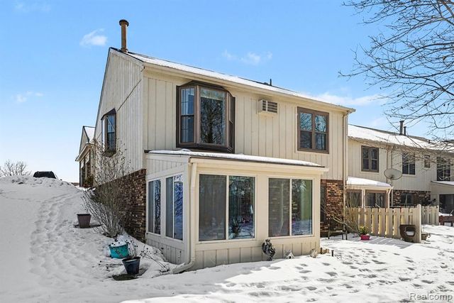 11869 Shenandoah Drive 4, South Lyon, MI 48178