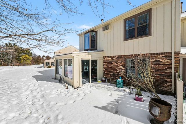 11869 Shenandoah Drive 4, South Lyon, MI 48178