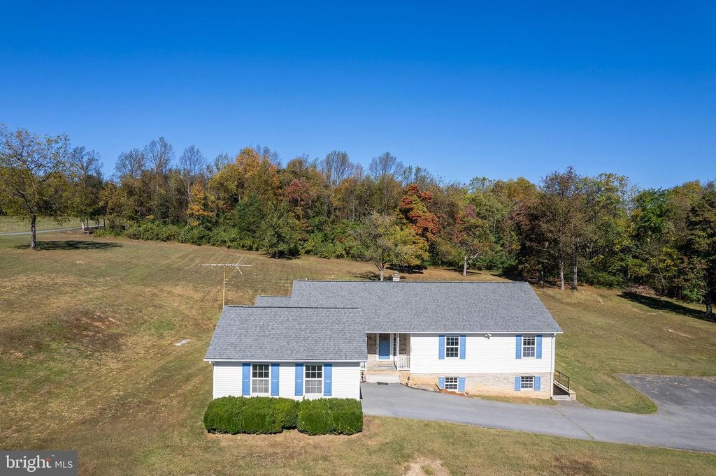 1039 HIATT RD, Winchester, VA 22603