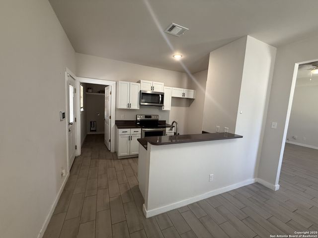 752 S S San Manuel, San Antonio, TX 78237