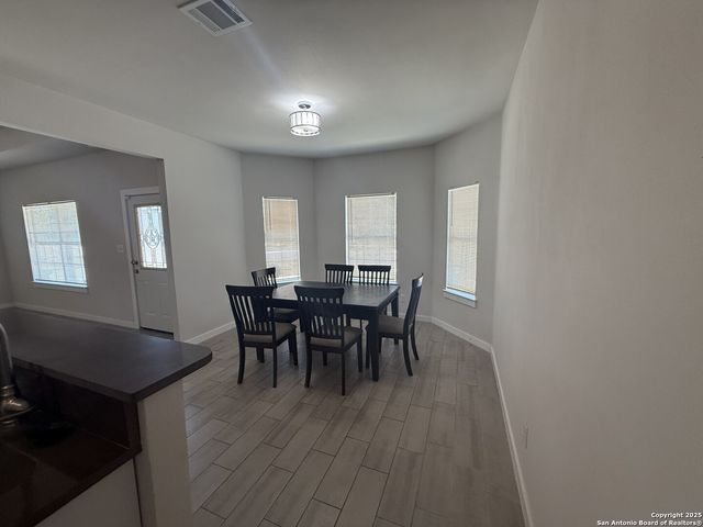 752 S S San Manuel, San Antonio, TX 78237