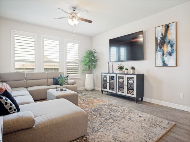 1612 Reed Drive, Krum, TX 76249