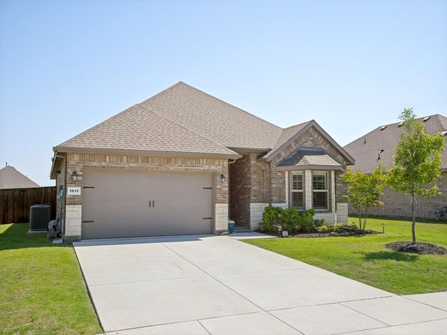 1612 Reed Drive, Krum, TX 76249