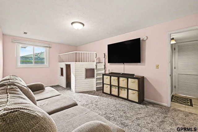 15721 Decatur Street, Omaha, NE 68118
