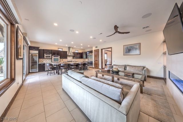 35 Stonemark Drive, Henderson, NV 89052