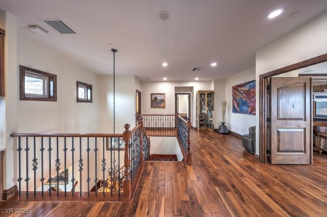 35 Stonemark Drive, Henderson, NV 89052