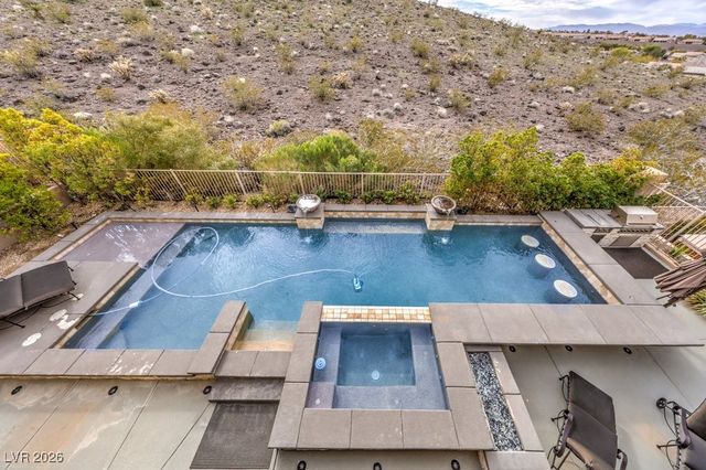 35 Stonemark Drive, Henderson, NV 89052