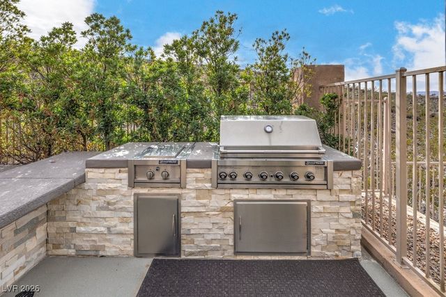 35 Stonemark Drive, Henderson, NV 89052