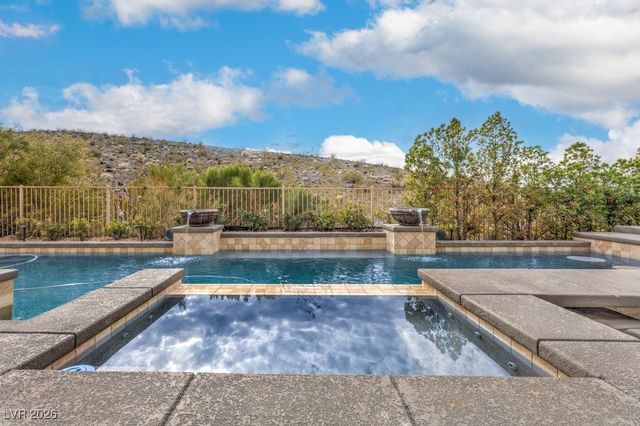 35 Stonemark Drive, Henderson, NV 89052