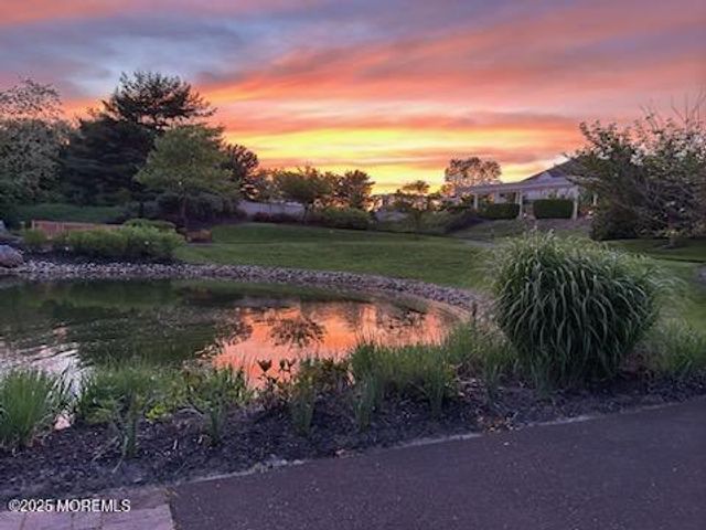 18 Autumntide Drive, Lakewood, NJ 08701