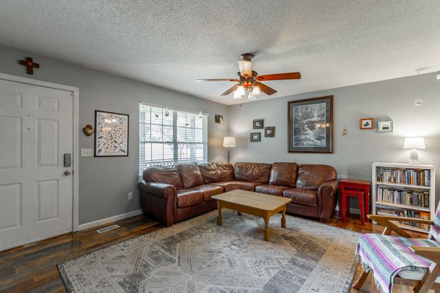 1012 Harvest Knoll Lane, Soddy Daisy, TN 37379
