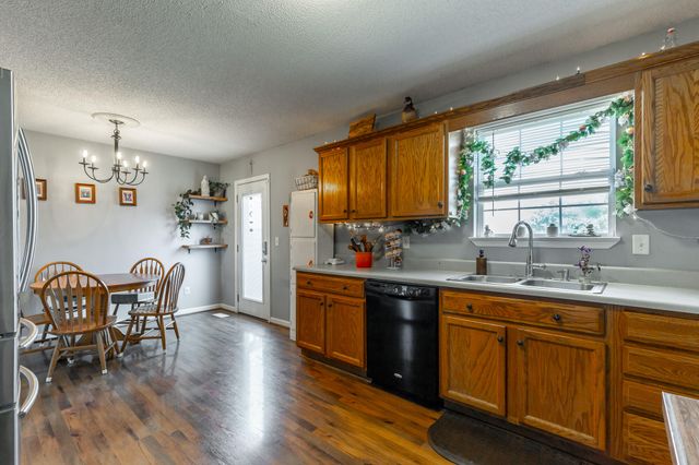 1012 Harvest Knoll Lane, Soddy Daisy, TN 37379