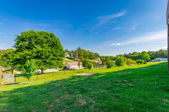 1012 Harvest Knoll Lane, Soddy Daisy, TN 37379