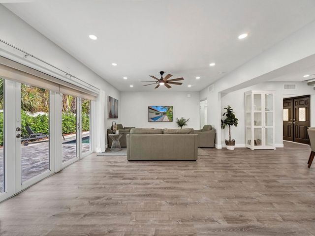 3261 Aqua Vista Drive, Pompano Beach, FL 33062