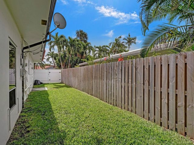 3261 Aqua Vista Drive, Pompano Beach, FL 33062