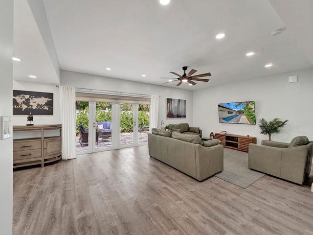 3261 Aqua Vista Drive, Pompano Beach, FL 33062