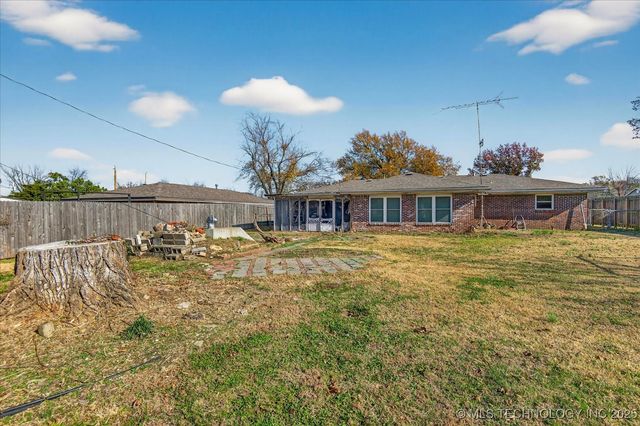 241 NE Myers Avenue, Bartlesville, OK 74006