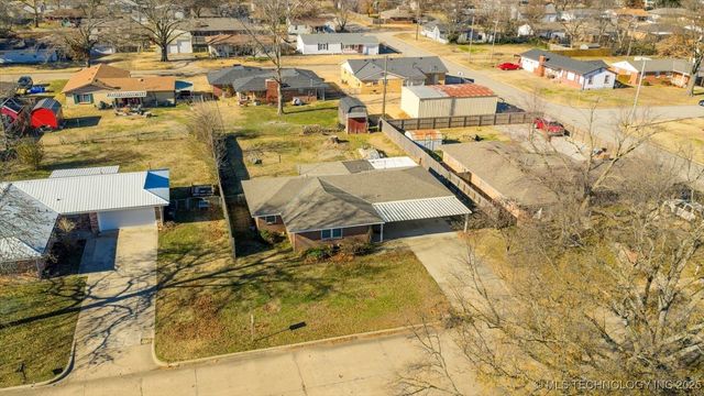 241 NE Myers Avenue, Bartlesville, OK 74006