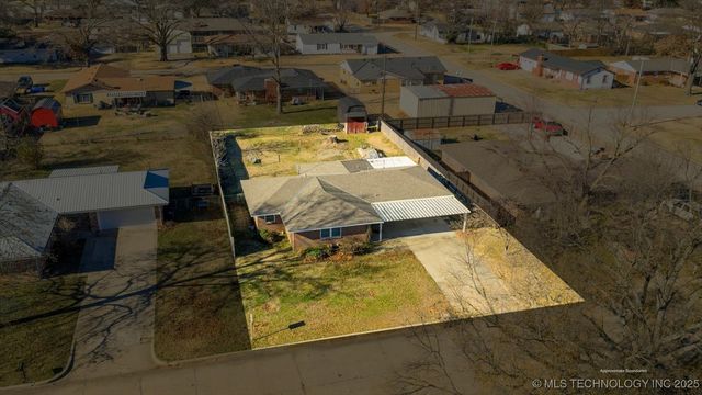 241 NE Myers Avenue, Bartlesville, OK 74006