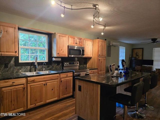 4060 Tazewell Highway, Sneedville, TN 37869