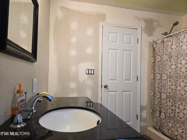 4060 Tazewell Highway, Sneedville, TN 37869