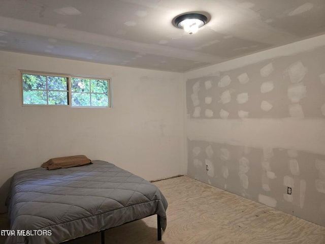 4060 Tazewell Highway, Sneedville, TN 37869