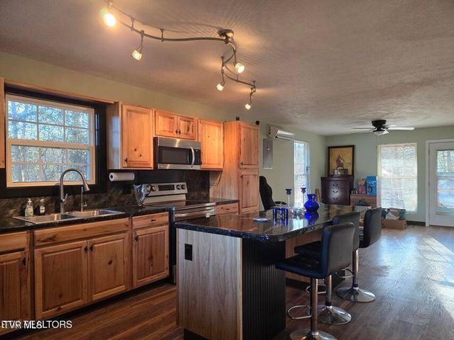 4060 Tazewell Highway, Sneedville, TN 37869