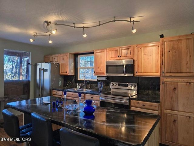 4060 Tazewell Highway, Sneedville, TN 37869