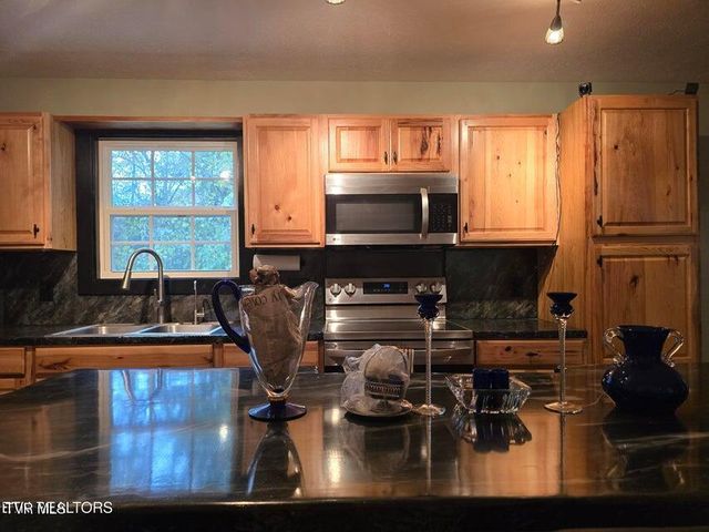 4060 Tazewell Highway, Sneedville, TN 37869