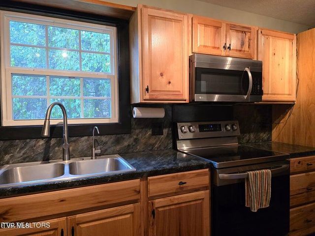 4060 Tazewell Highway, Sneedville, TN 37869