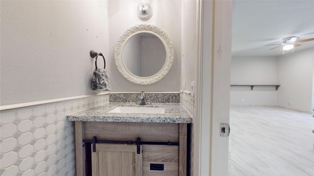 14715 Woodward Gardens Drive, Houston, TX 77082