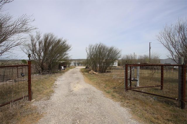 1205 Graef RD B, Kyle, TX 78640