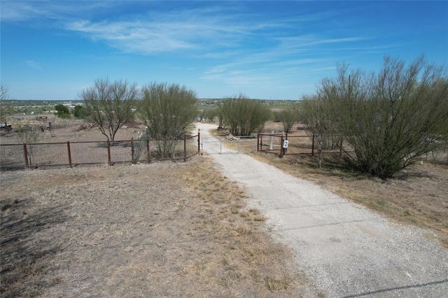 1205 Graef RD B, Kyle, TX 78640